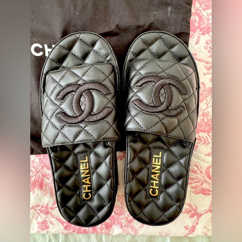 CHANEL COCO MARK Matelasse Flat Sandals Mules Shoes Women US 6 Black Lambskin